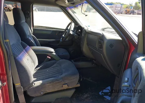 1998 Chevrolet Blazer Ls from USA, damaged, VIN 1GNDT13W1W2124961